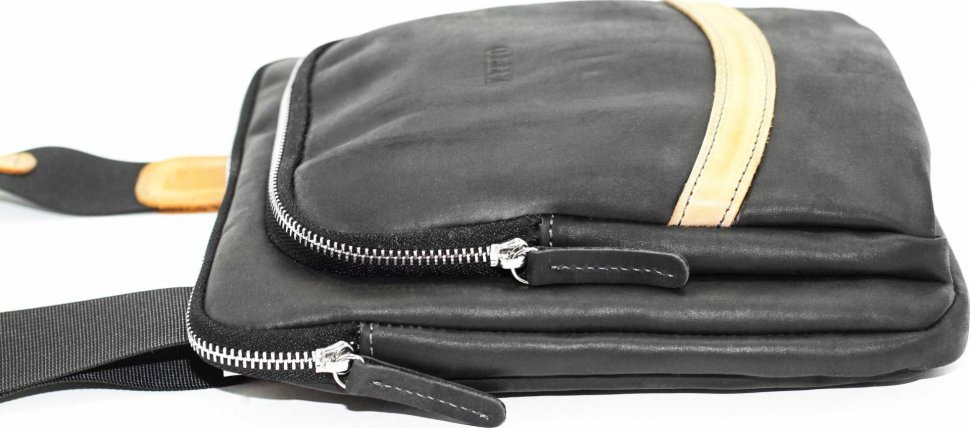 Стильная мужская сумка через плечо среднего размера черная с рыжим VATTO (11884)