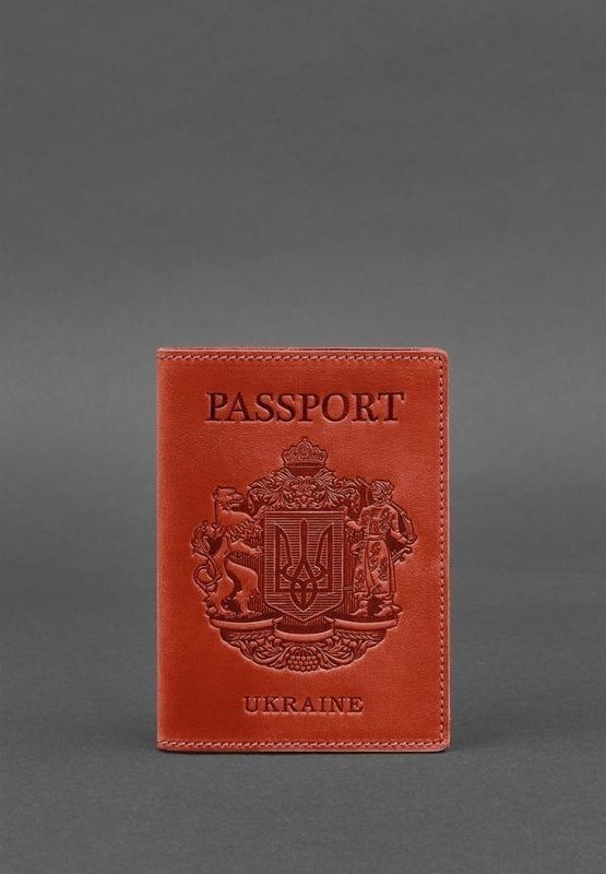Красная женская обложка на паспорт из винтажной кожи с гербом Украины - BlankNote (50244)