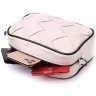 Наплечная женская сумка из натуральной кожи белого цвета под плетенку Vintage 2422407 - 6