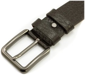 Темно-коричневого кольору чоловічий ремінь із італійської фактурної шкіри з класичною пряжкою Gherardini 40840