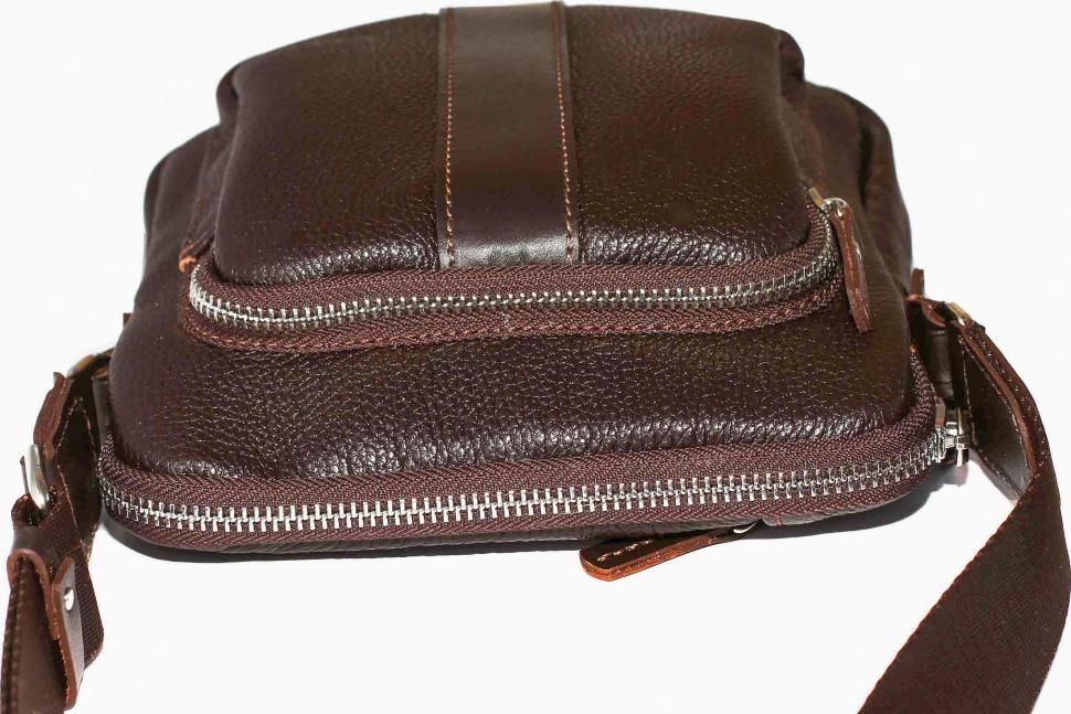Мужская маленькая сумка коричневого цвета VATTO (12085)