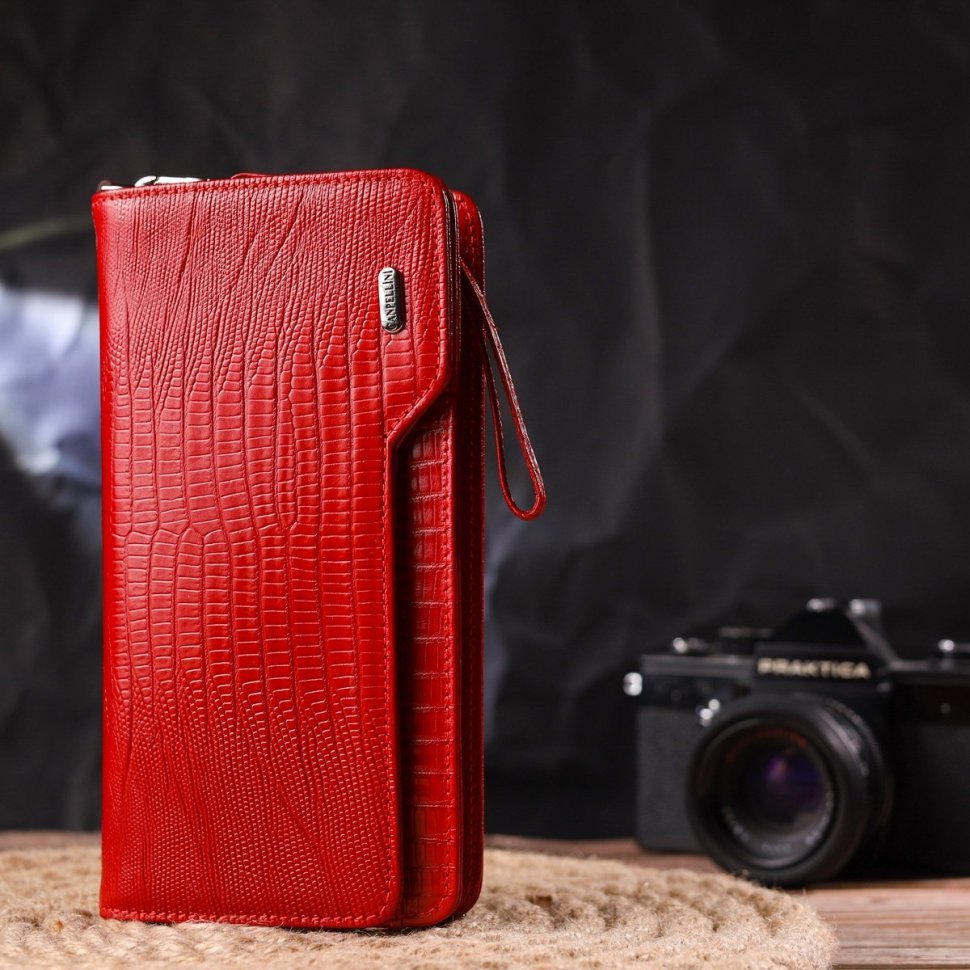Жіночий гаманець-клатч червоного кольору з натуральної шкіри під рептилію CANPELLINI (2421534)