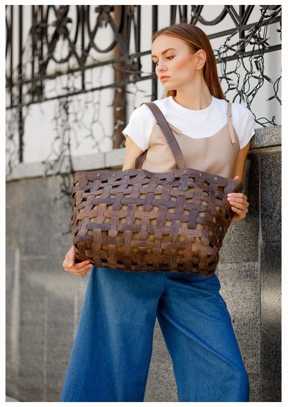 Вместительная плетеная женская сумка из винтажной кожи темно-коричневого цвета BlankNote Пазл Xl 78744