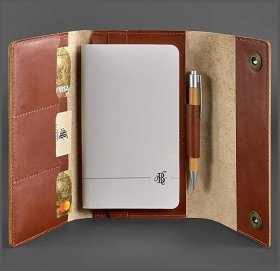 Кожаный блокнот (Софт-бук) светло-коричневого цвета с ручкой в комплекте BlankNote (13945)