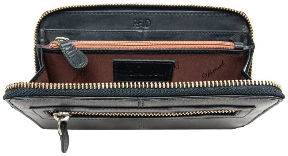 Жіночий горизонтальний гаманець з гладкої шкіри на блискавці Ashwood T90 94245 чорного кольору modnotak фото №5