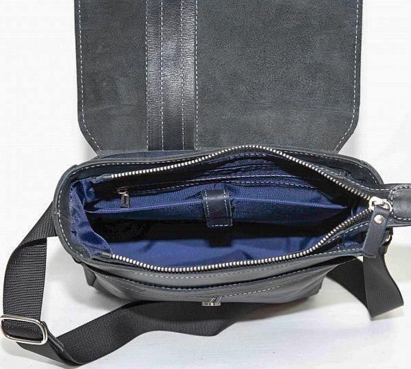 Наплечная сумка планшет из кожи Крейзи черного цвета VATTO (11986)