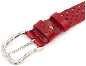 Красный ремень с перфорацией из качественной кожи Grande Pelle (43247)