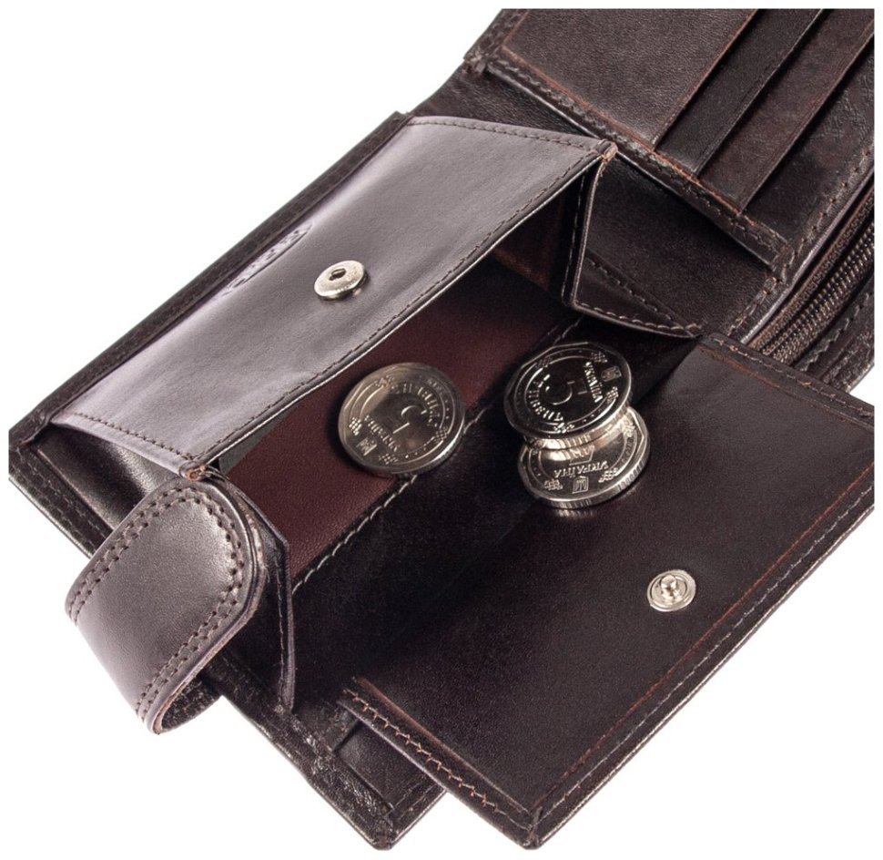 Портмоне мужское из гладкой кожи на кнопке коричневого цвета Ashwood VT 94046 с RFID-защитой modnotak фото №5