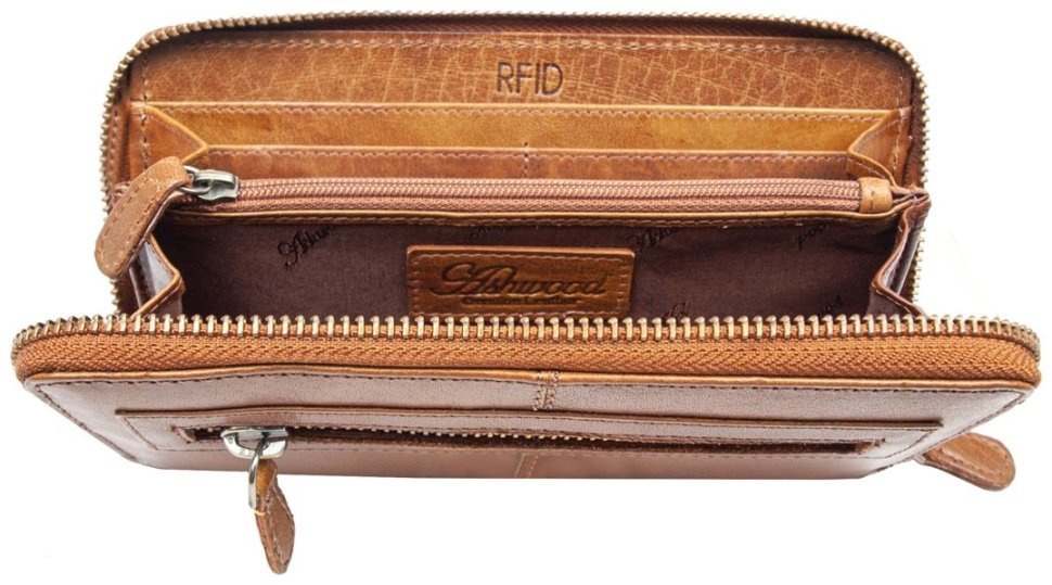 Женский кошелек из гладкой кожи на молнии с RFID-защитой Ashwood T90 94246 коричневого цвета modnotak фото №5