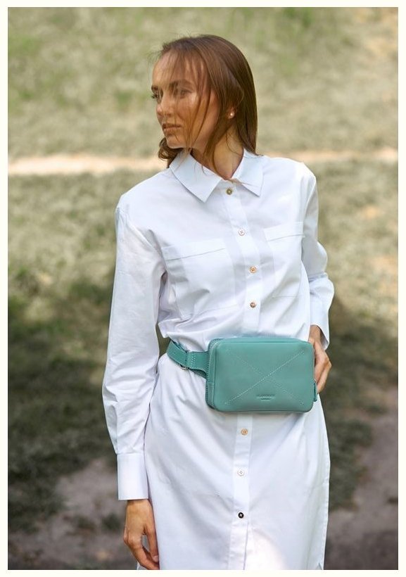 Кожаная женская поясная сумка бирюзового цвета BlankNote Dropbag Mini 78546