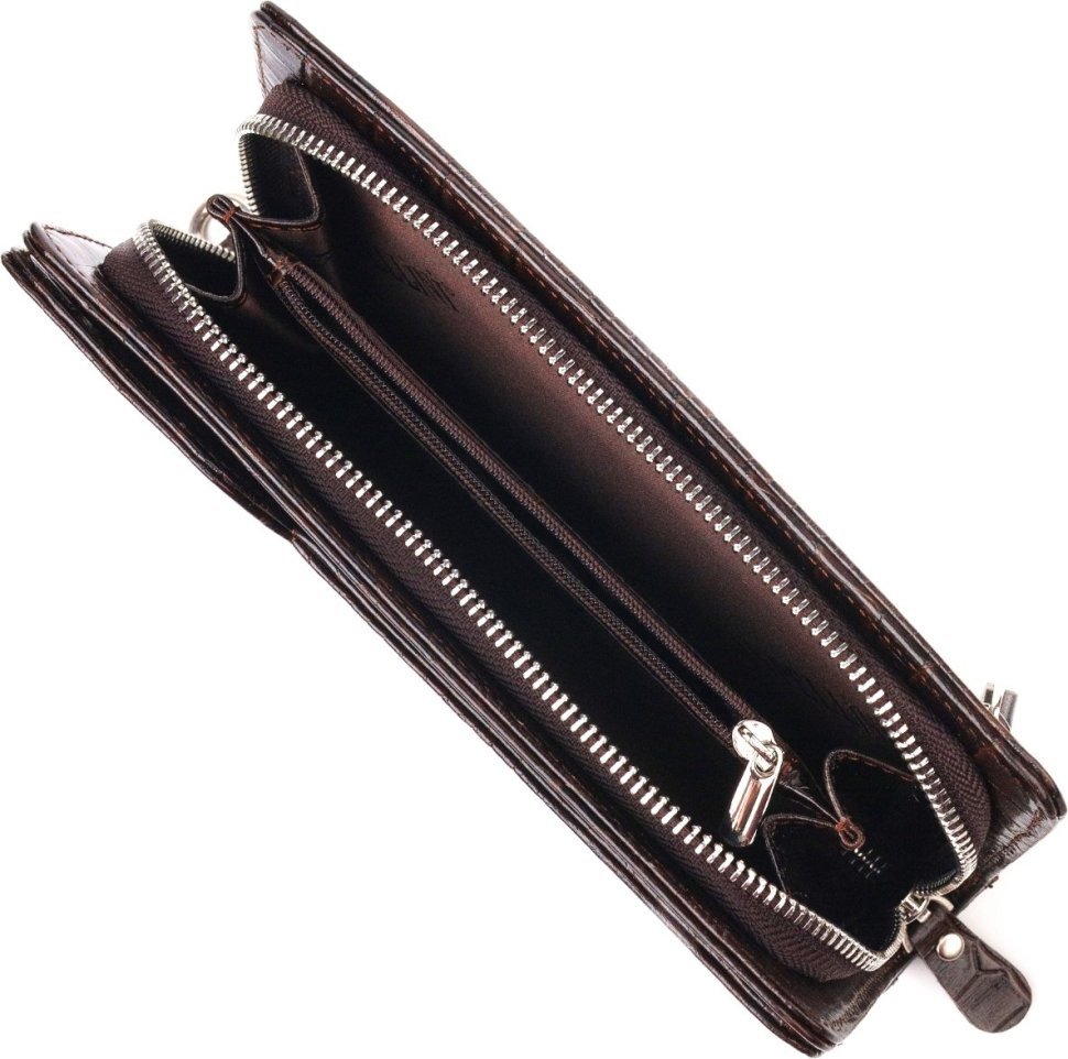 Кожаный кошелек-клатч коричневого цвета с фактурой под крокодила CANPELLINI (2421536)