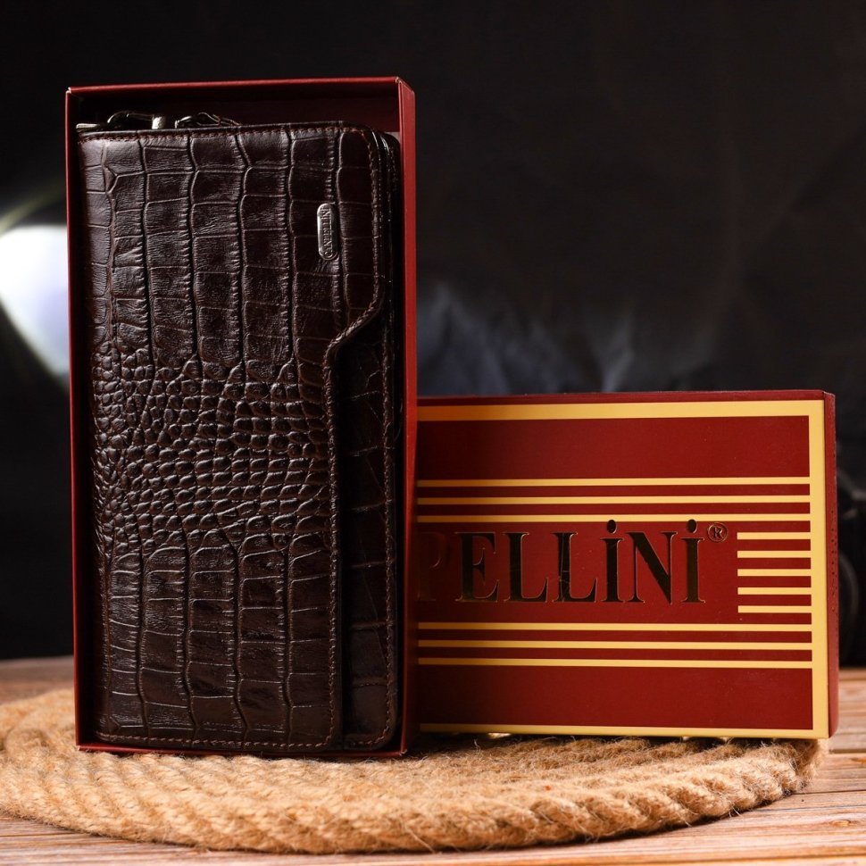 Кожаный кошелек-клатч коричневого цвета с фактурой под крокодила CANPELLINI (2421536)