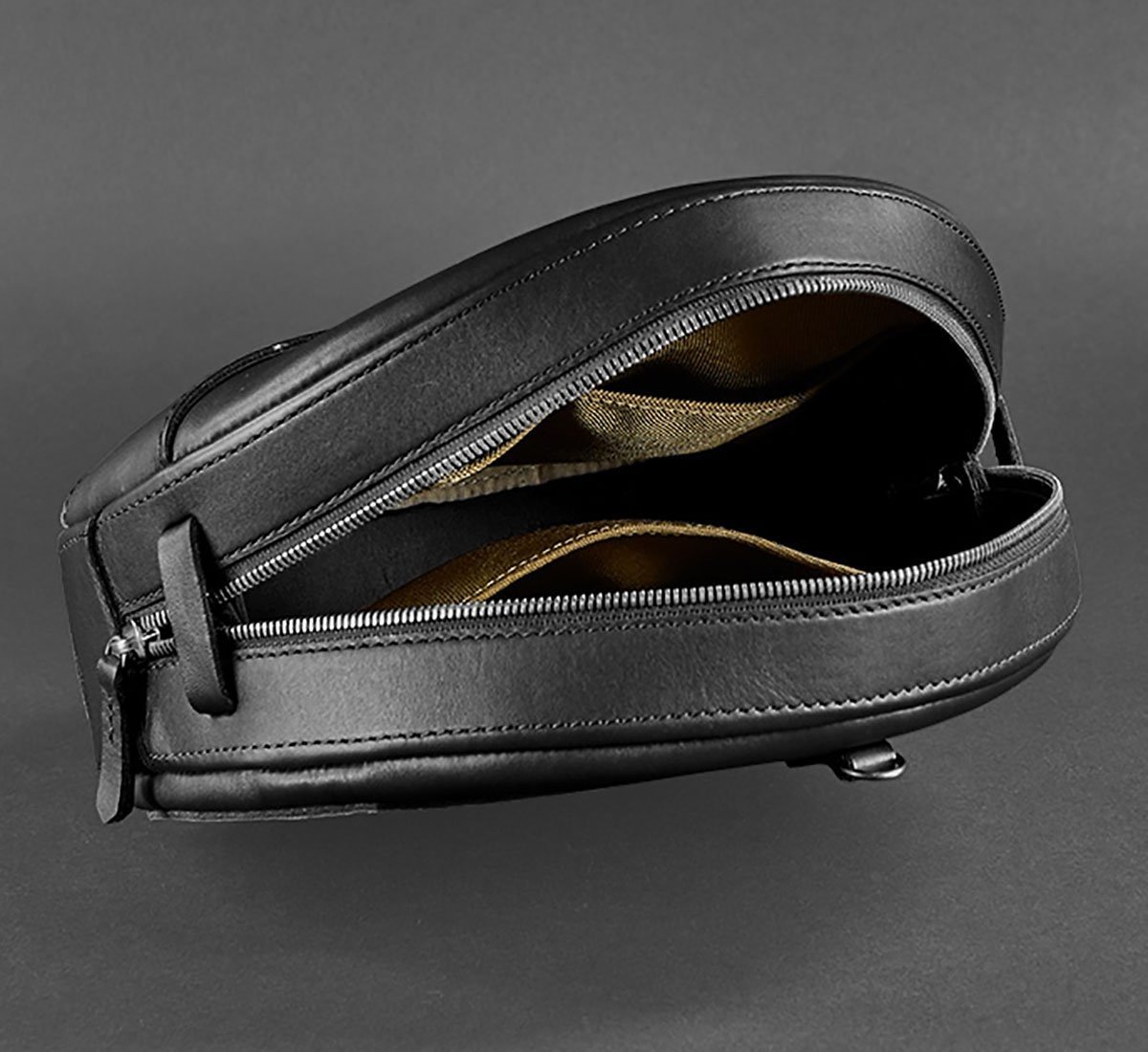 Круглая сумка-рюкзак из натуральной кожи черного цвета BlankNote Maxi (12728)