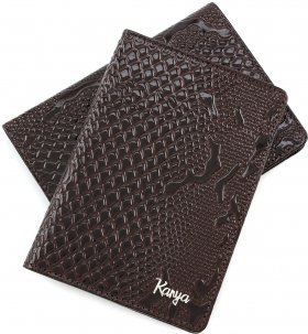 Обложка для паспорта из лаковой кожи в темно-коричневом цвете KARYA (092-015)