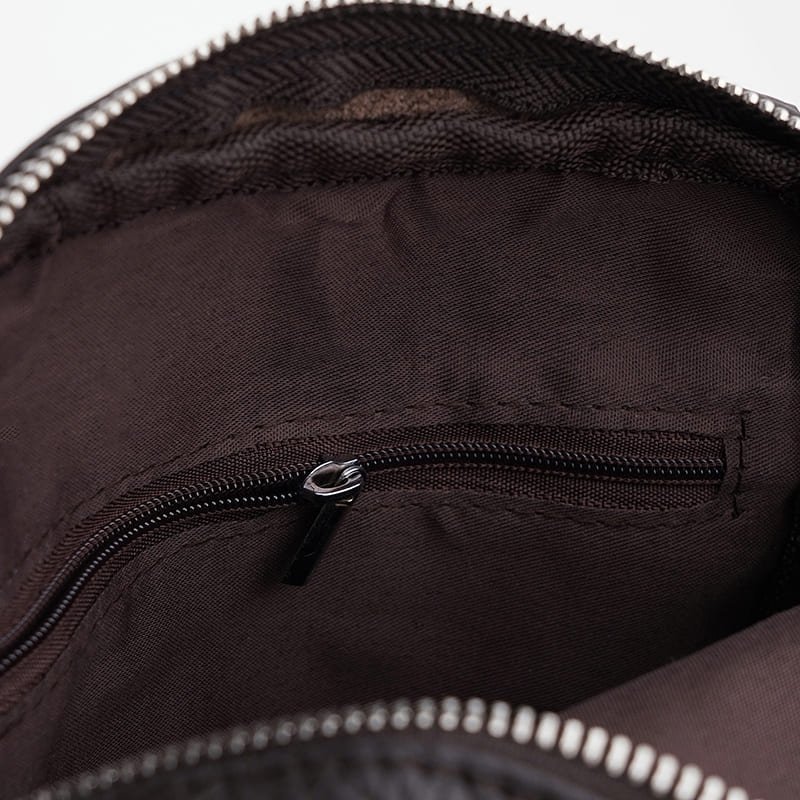 Недорога чоловіча сумка на плече з натуральної шкіри коричневого кольору Keizer (56047)