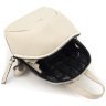 Светло-бежевый женский рюкзак маленького размера из фактурной кожи KARYA 69747  - 6