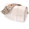 Біла жіноча сумка на плече з натуральної плетеної шкіри Vintage 2422311 - 1