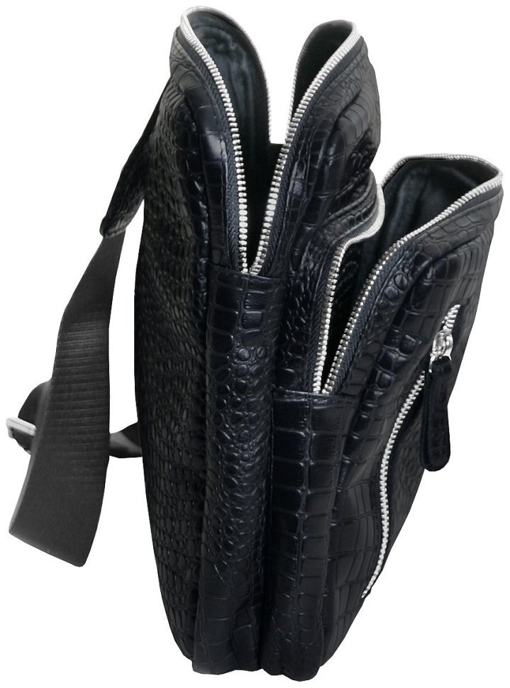 Чоловіча чорна слінг-сумка зі шкіри з тисненням під крокодила Vip Collection 102648 modnotak фото №7