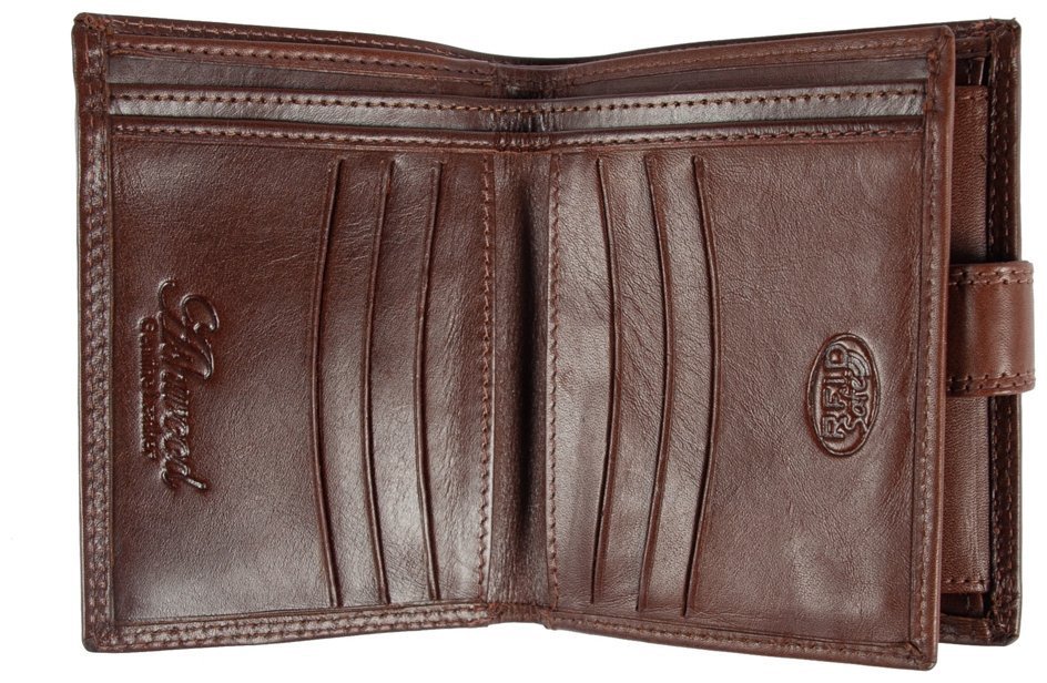 Вертикальний чоловічий гаманець з гладкої шкіри на кнопці з RFID-захистом Ashwood VT 94048 коричневого кольору modnotak фото №3