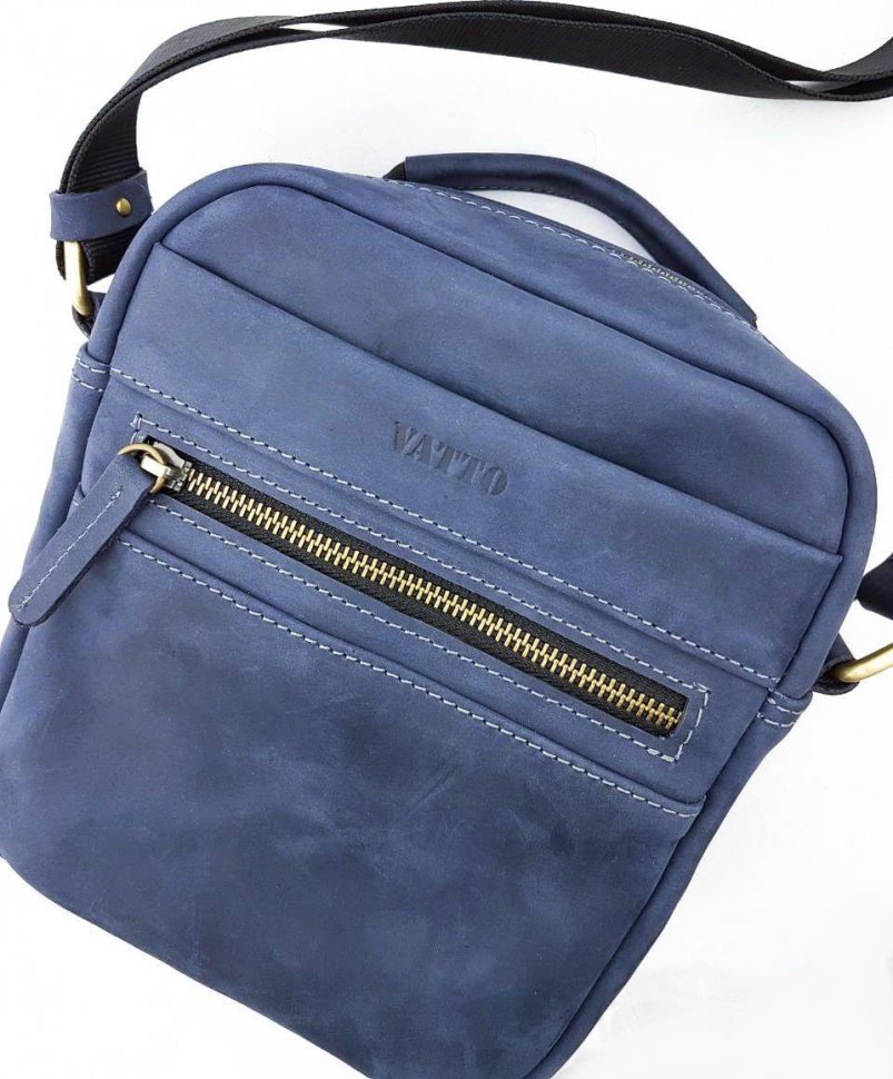 Компактна наплічна чоловіча сумка синього кольору з ручкою VATTO (11790)