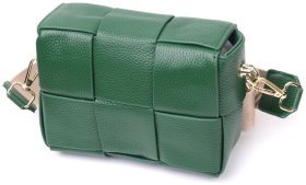 Компактная женская сумка натуральной плетеной кожи зеленого цвета Vintage 2422312