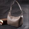 Шкіряна жіноча сумка кольору тауп з однією ламкою Vintage 2422412 - 8