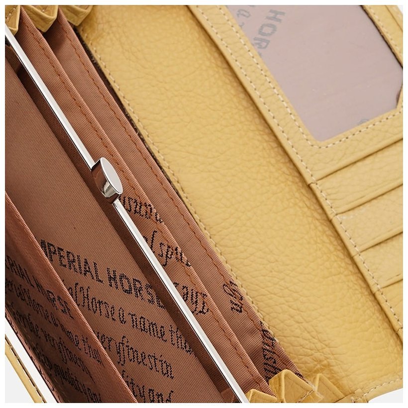 Женский кожаный кошелек горизонтального формата в желтом цвете Horse Imperial 72049