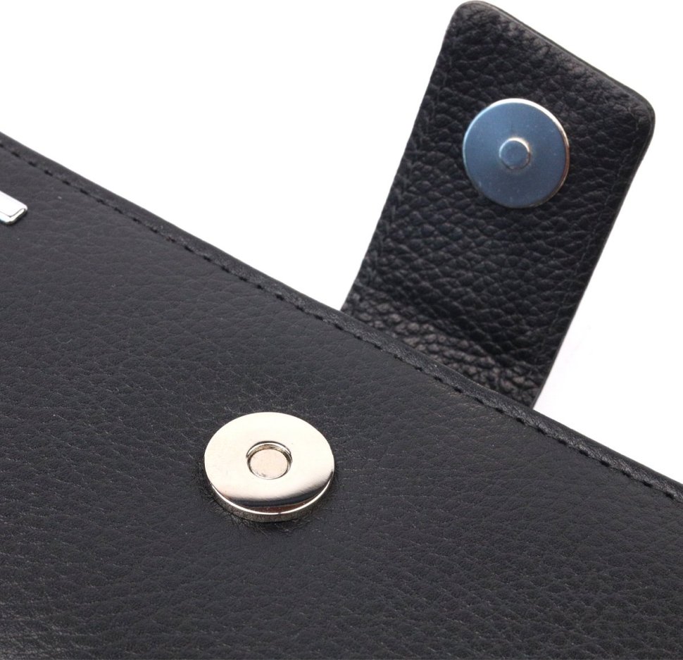 Черный просторный женский кошелек из натуральной кожи с хлястиком на кнопке KARYA (2421035)