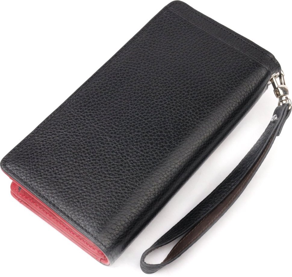 Женский вместительный кошелек-клатч из натуральной кожи черно-красного цвета KARYA (2421135)