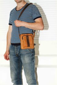 Чоловіча невелика сумка рудого кольору з чорною вставкою VATTO (12090)