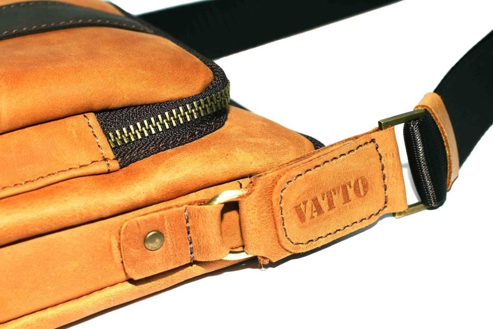 Чоловіча невелика сумка рудого кольору з чорною вставкою VATTO (12090)