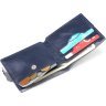 Синее компактное мужское портмоне из гладкой кожи с хлястиком на кнопке Shvigel (2416444) - 5