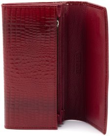 Жіночий шкіряний лакований гаманець Leather Collection 97749 червоного кольору