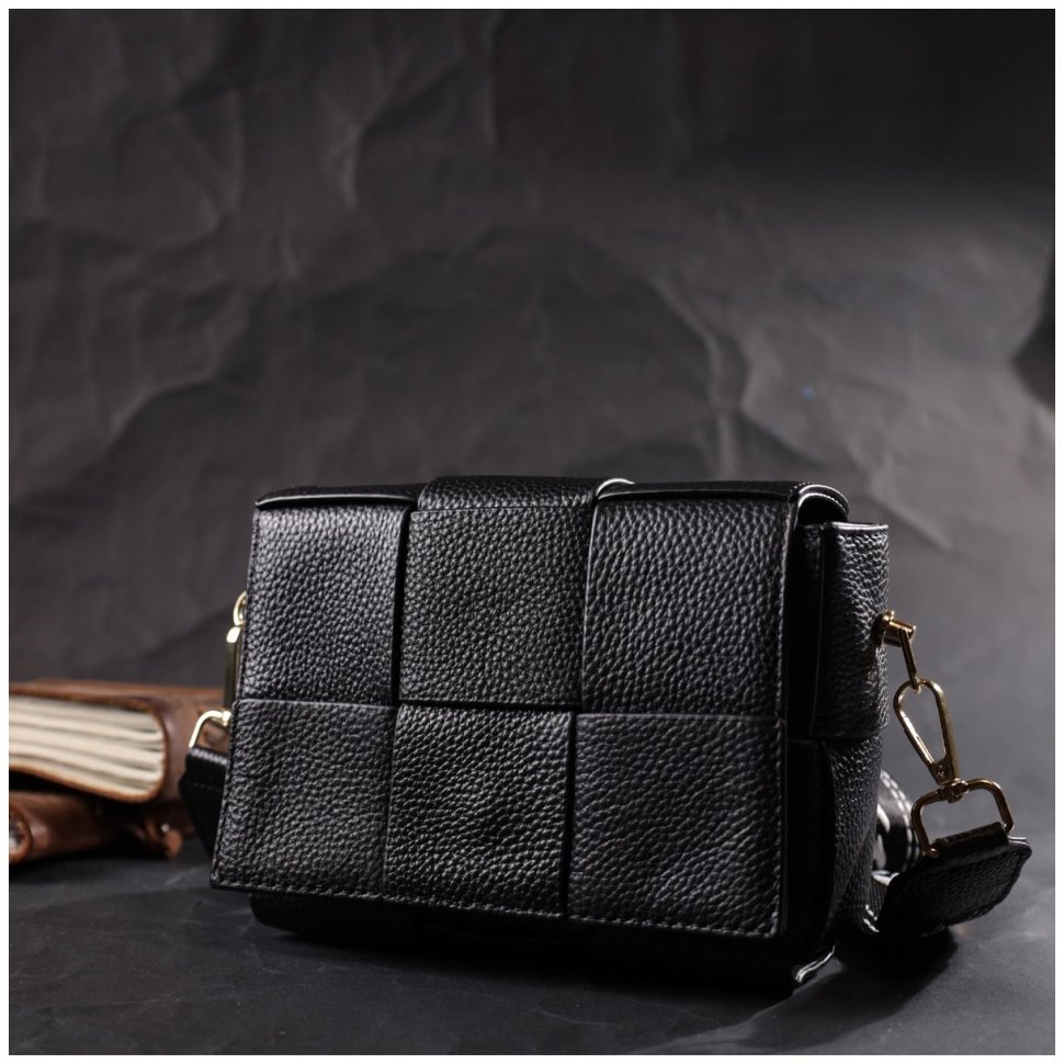 Класична жіноча сумка-кроссбоді із плетеної шкіри чорного кольору Vintage 2422313