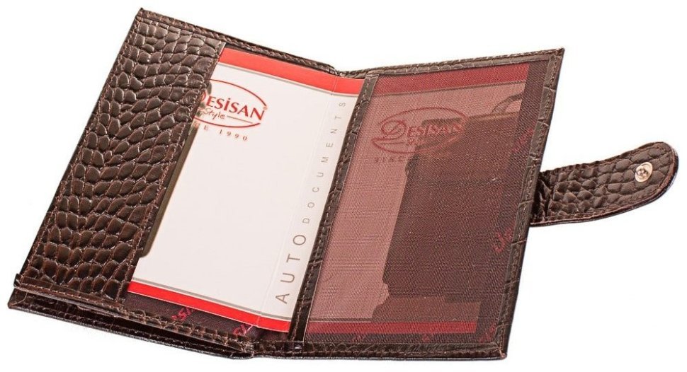 Коричневая обложка из натуральной кожи под крокодила для паспорта и автодокументов Desisan 80650 modnotak фото №3