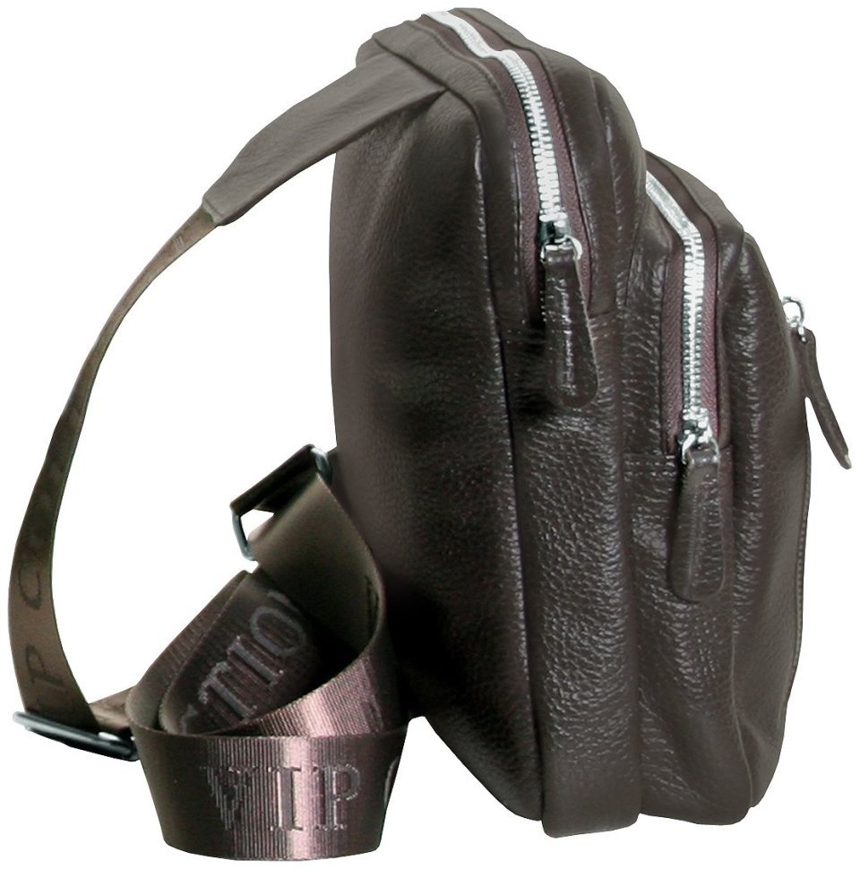 Чоловіча слінг-сумка з натуральної фактурної шкіри коричневого кольору Vip Collection 102650 фото №5 Чоловіча слінг-сумка з натуральної фактурної шкіри коричневого кольору Vip Collection 102650 modnotak фото №5