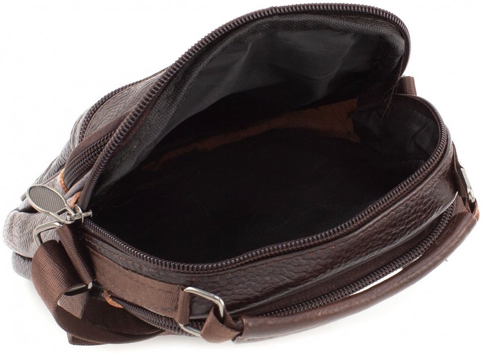 Недорогая наплечная сумка коричневого цвета Leather Collection (10050)