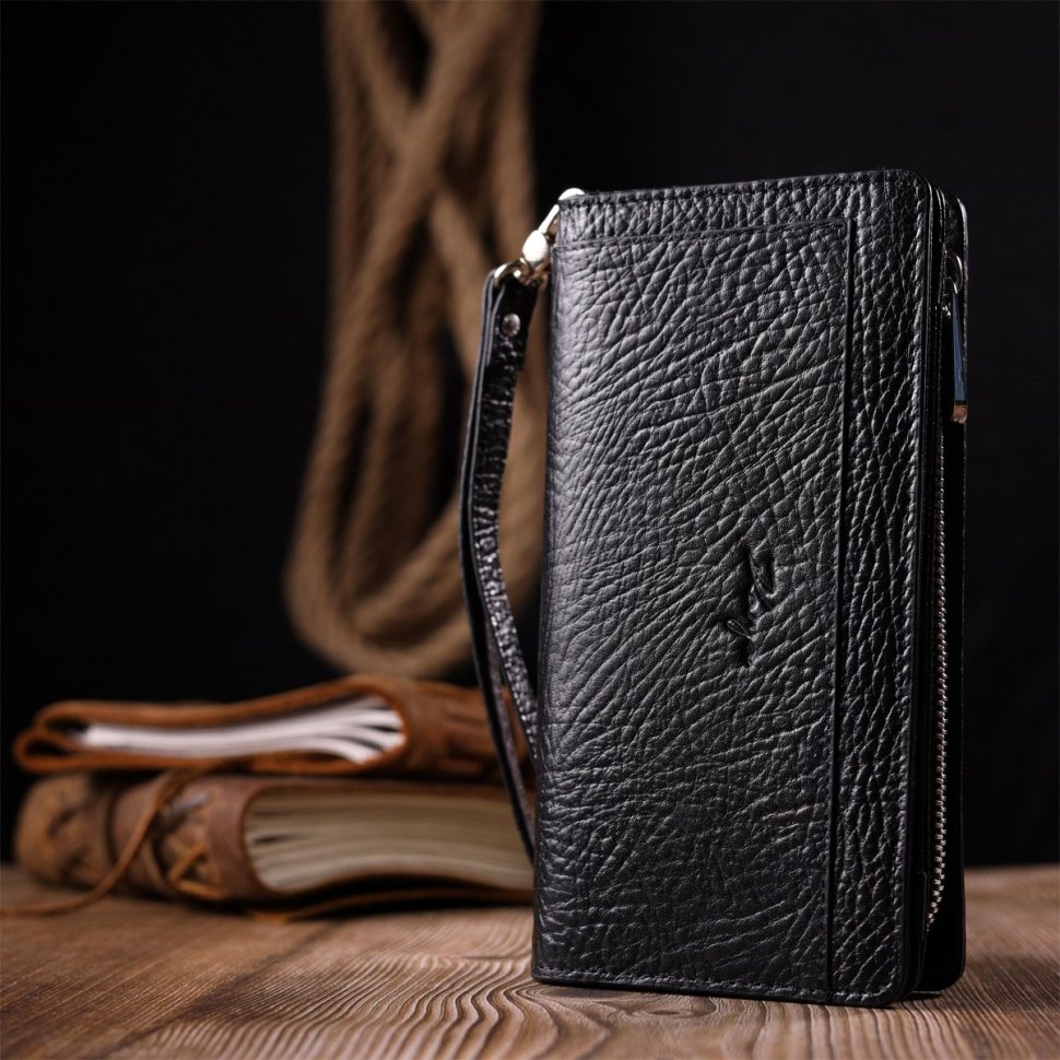 Чоловічий гаманець-клатч чорного кольору з натуральної шкіри із зап'ястним ремінцем KARYA (2421136)