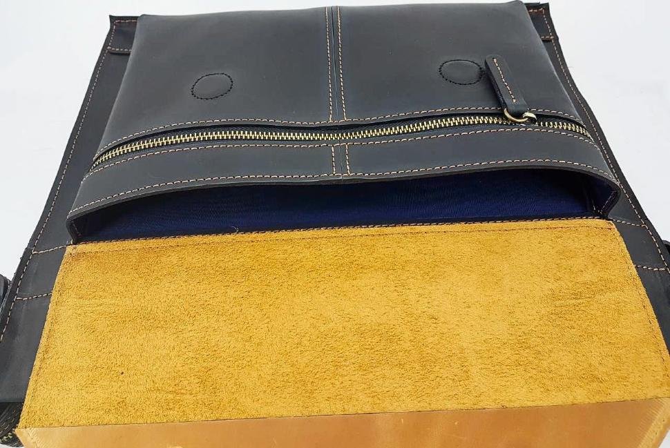 Стильна чоловіча сумка портфель зі шкіри Крейзі чорна з жовтим VATTO (11692)