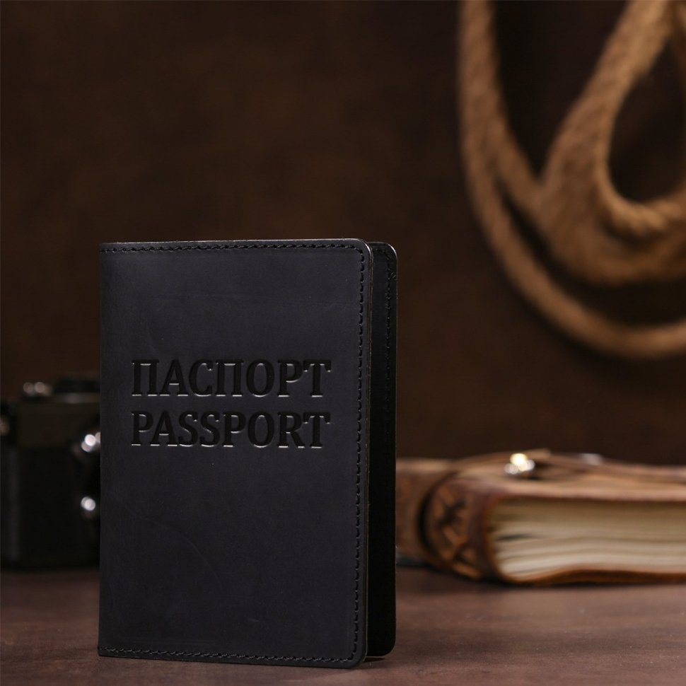 Чорна обкладинка на паспорт із матової натуральної шкіри Shvigel (2413917)