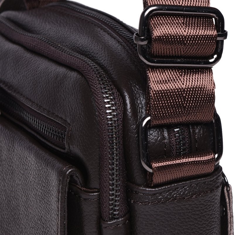 Мужская сумка маленького размера на плечо из фактурной кожи коричневого цвета Borsa Leather (15672)