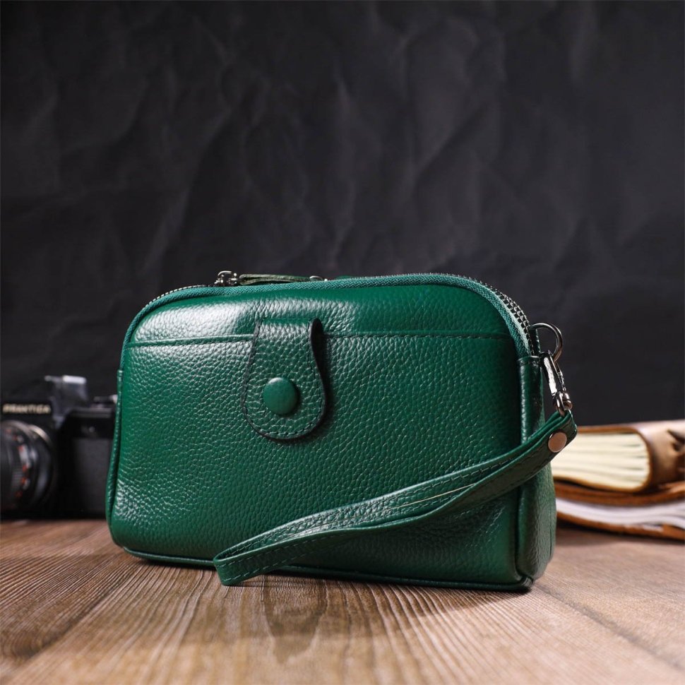 Жіноча шкіряна сумка-клатч зеленого кольору на дві блискавки Vintage (2422101)