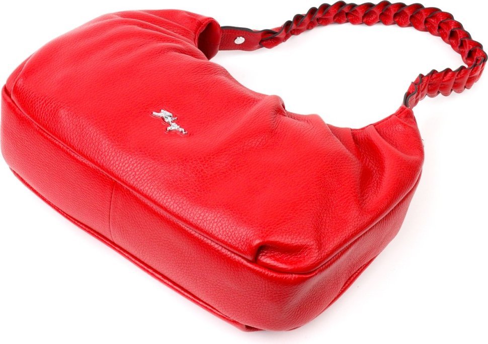 Яскрава жіноча сумка-багет із фактурної шкіри червоного кольору KARYA (2420837)