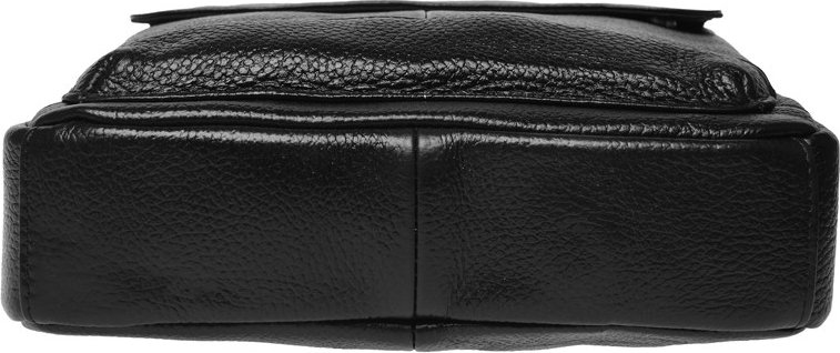 Чоловіча сумка середнього розміру із натуральної шкіри чорного кольору з ручками Keizer (21365)
