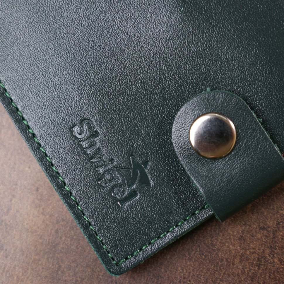 Зеленое практичное портмоне из гладкой кожи на кнопке Shvigel (2416448)