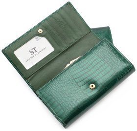 Лаковый кошелек с монетницей на защелке ST Leather (16275)