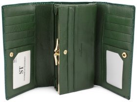 Лаковий гаманець з монетницьою на клямці ST Leather (16275)