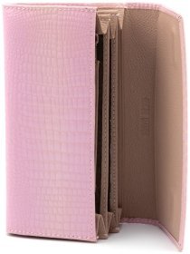 Лаковый кожаный женский кошелек Leather Collection 97751 розового цвета