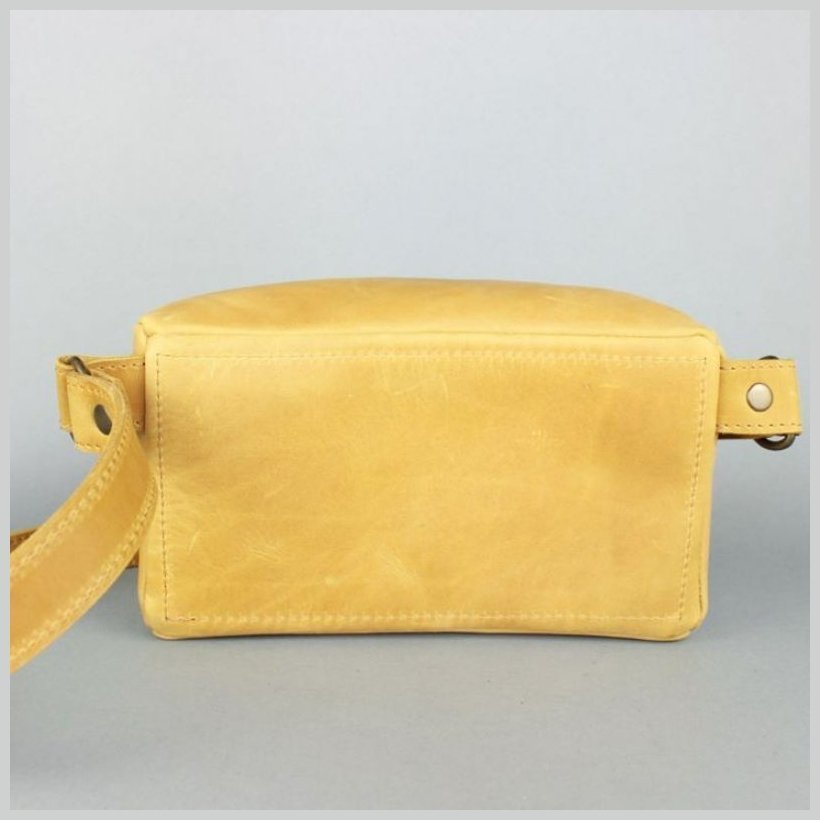 Желтая женская сумка-бананка из кожи крейзи хорс BlankNote 78951