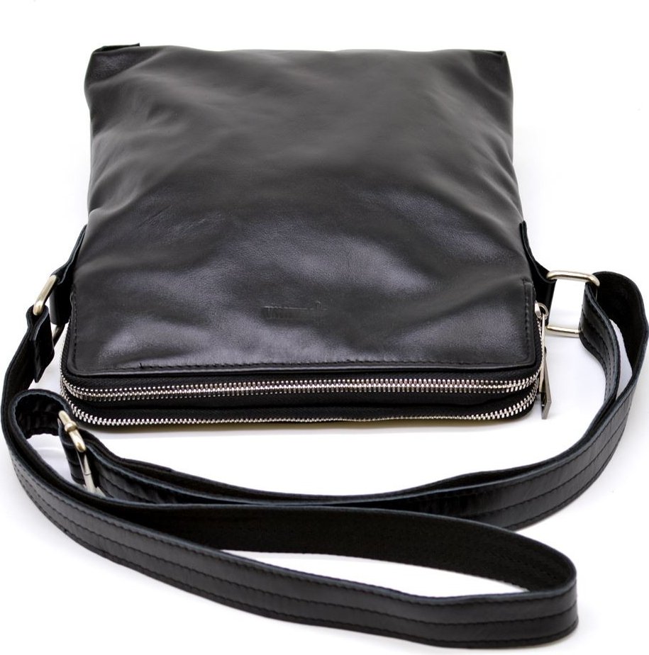 Черная мужская сумка на плечо из натуральной кожи на две молнии TARWA (21679)